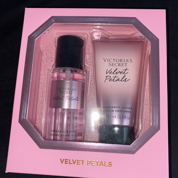 Victoria Secret Velvet Petals Mini Mist & Lotion Duo - Picture 3 of 4